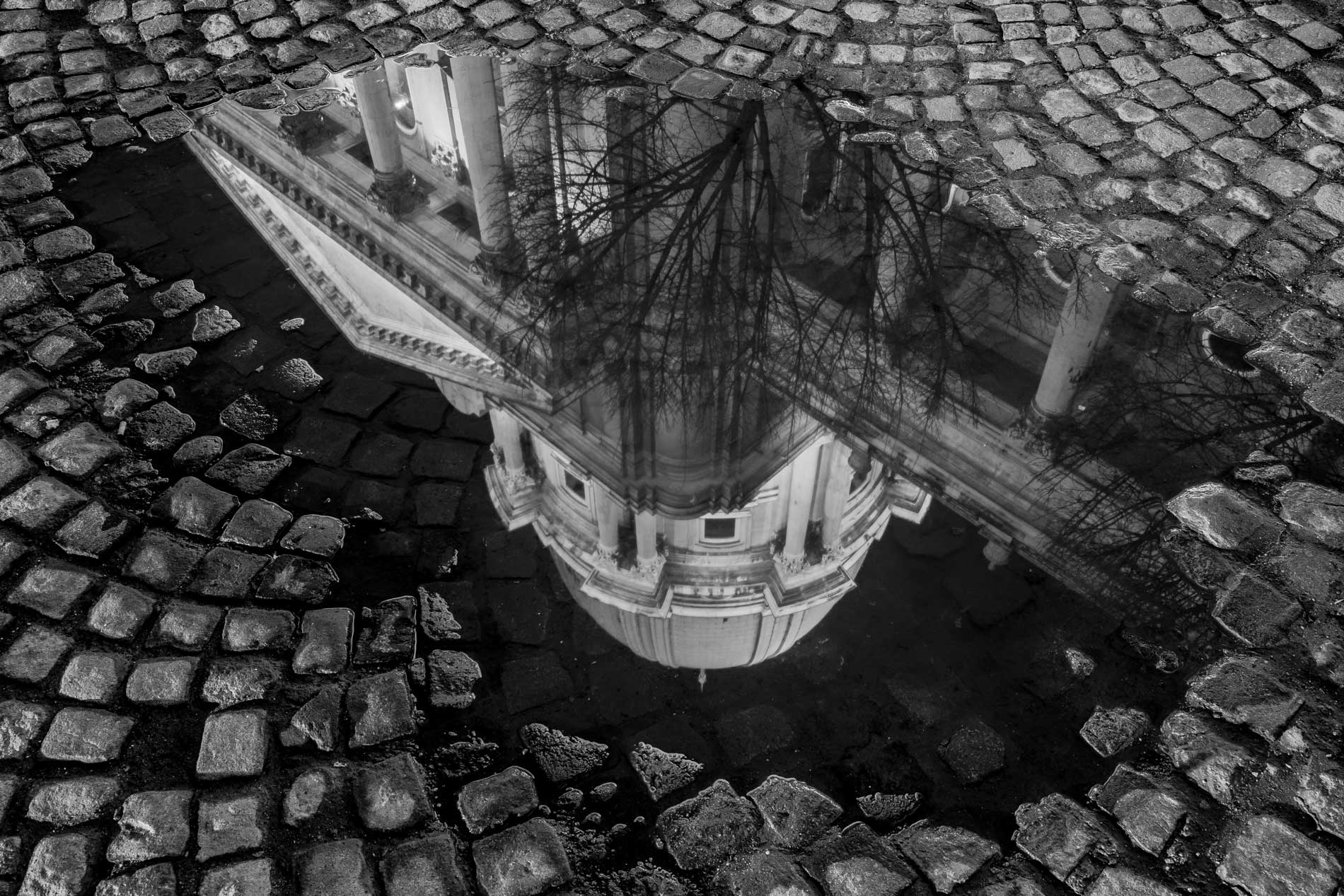 photography_atthary_budapest_reflection_32